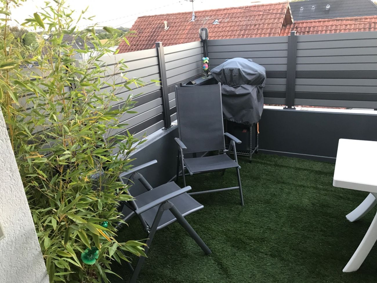 Les brise-vues pour balcon et terrasse : les solutions adaptées aux petits espaces